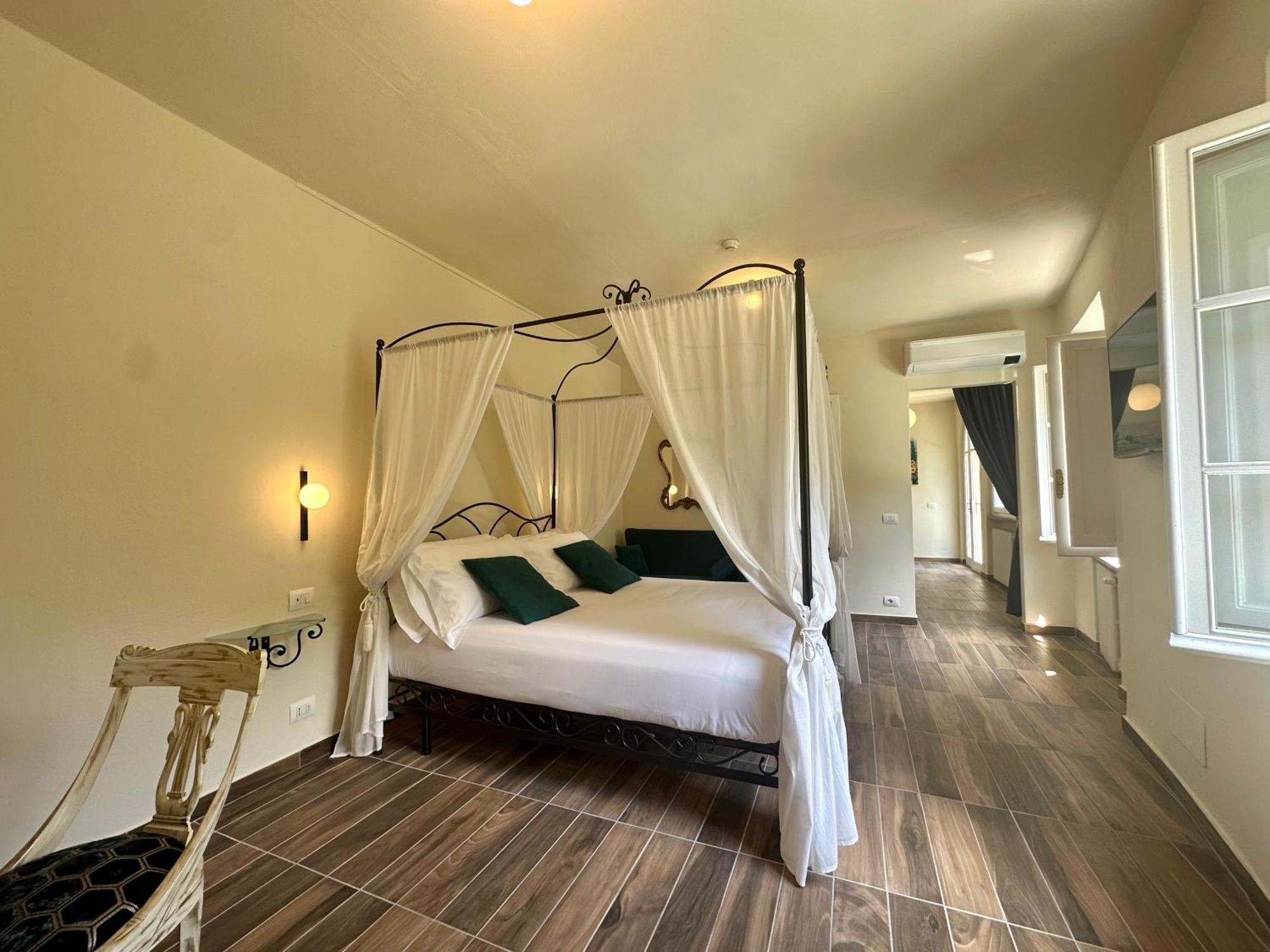 באניי די לוקה La Ninfa Hotel מראה חיצוני תמונה