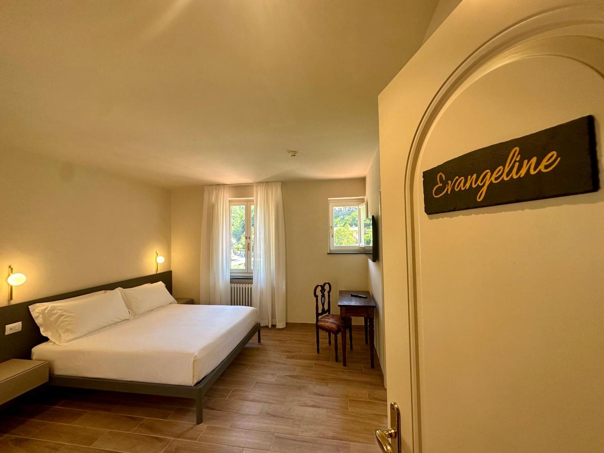 באניי די לוקה La Ninfa Hotel מראה חיצוני תמונה